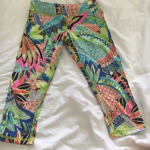 trina turk tribal capri leggings XS
